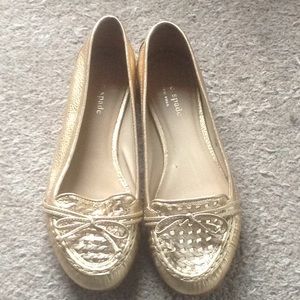 Kate Spade Size 7.5 Gold Leather Loafers